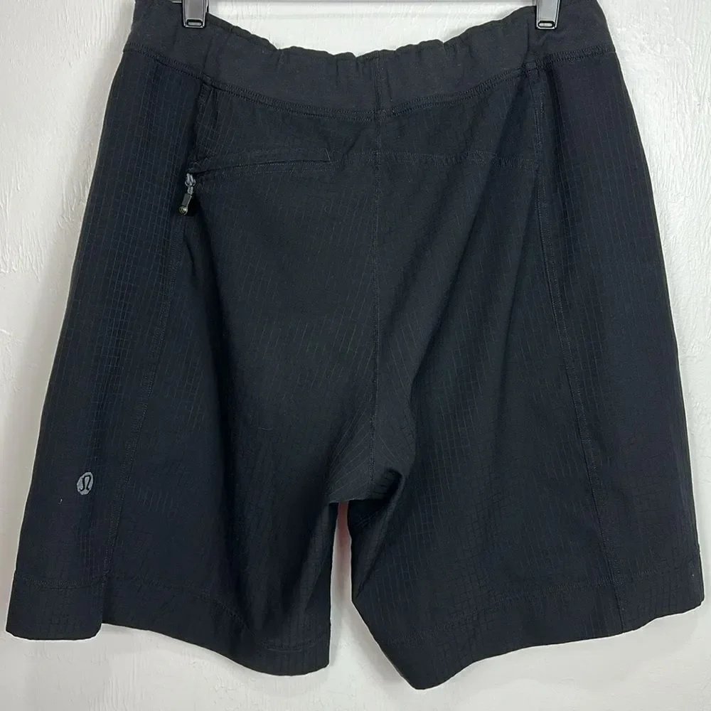 Lululemon Athletica Black Geo Pattern Activewear Shorts Size L
